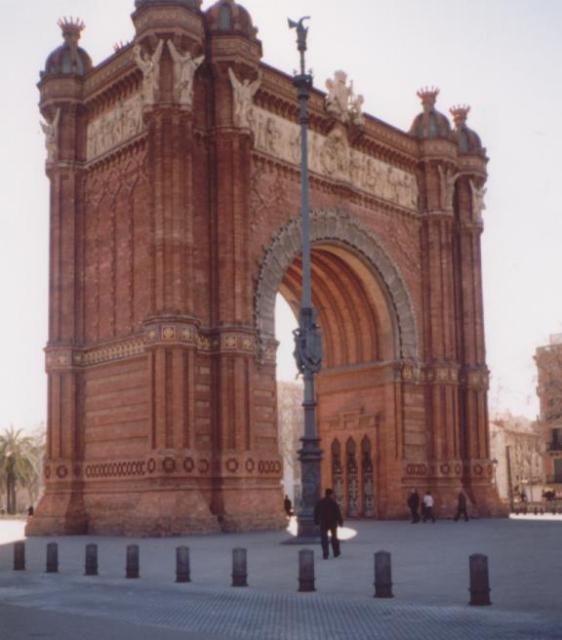 Barcelona - Arc de triomf.jpg